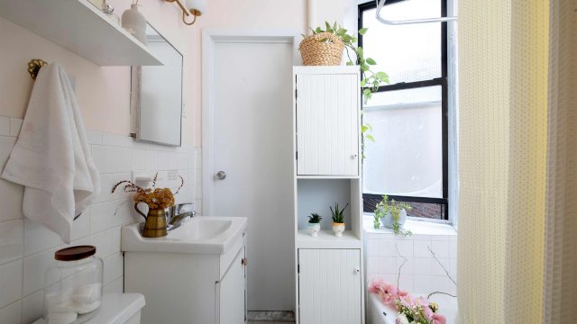 Affordable Bathroom Storage Solutions That Require No Drilling | bioskop777, king123 slot, cara main slot aztec(图1) Affordable Bathroom Storage Solutions That Require No Drilling