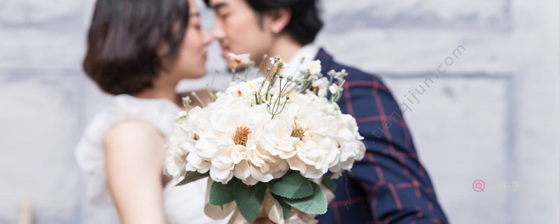 How many years are the golden and silver weddings