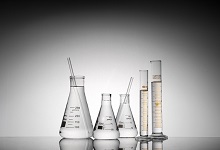 The chemical equation for the reaction between hydrochloric 