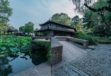 What time does the Humble Administrator's Garden in Suzhou o