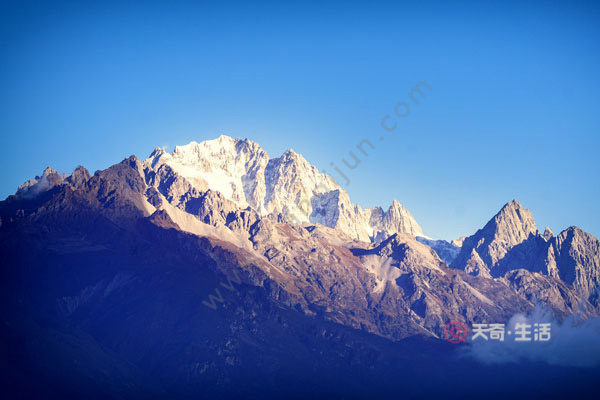 Can I wear invisibility when climbing Jade Dragon Snow Mountain? Can I wear invisibility when climbing Jade Dragon Snow Mountain?(图2) Can I wear invisible clothes when climbing Jade Dragon Snow Mountain?