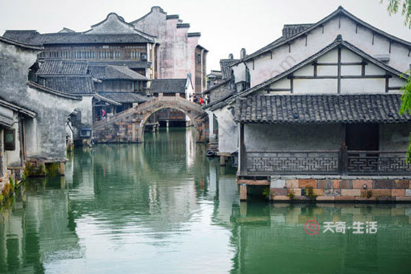Is it better to stay in a scenic area in Wuzhen or outside? Is it better to stay in a scenic area in Wuzhen or outside?(图2) Wuzhen is a scenic spot or outside?