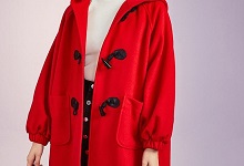 Horn button coat is suitable for age. Horn button coat is su