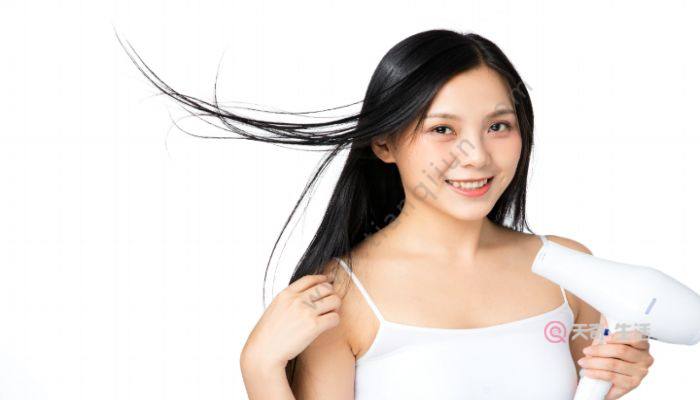 What skin color is suitable for bluish hair color? What skin colors is suitable for bluish hair color?(图3) Which skin color is suitable for dull blue hair color