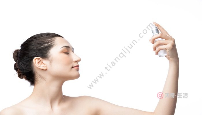 What is the reason for applying mud on makeup