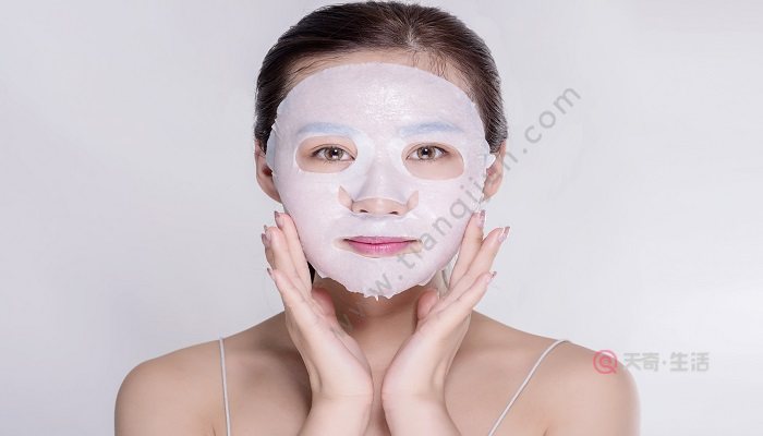 What should you do before exfoliating and applying a facial mask? What should you do after applying a hydrating mask?(图2) What to do before exfoliating and applying a facial mask