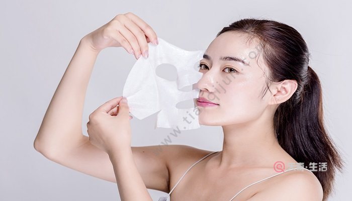What should you do before exfoliating and applying a facial mask? What should you do after applying a hydrating mask?(图4) What to do first before exfoliating and applying a facial mask